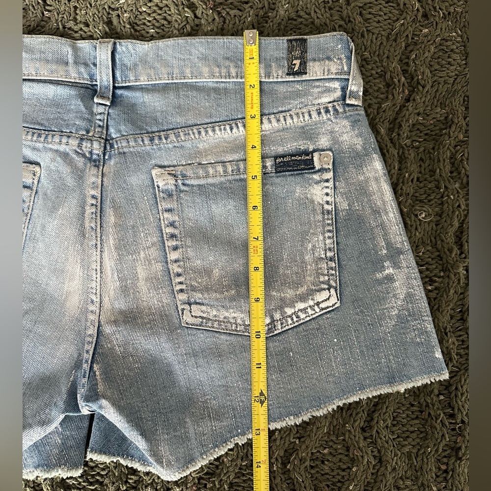 7 For All Mankind Silver Metallic denim shorts Size 28 - Picture 7 of 9